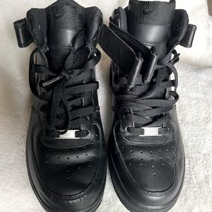 Black Nike Air Force 1